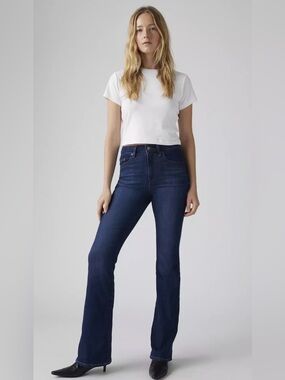 BNWT Levi's Dark Indigo 726 Flare Stretch Jeans size 26x32